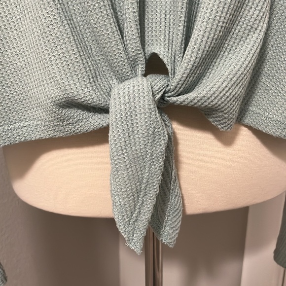 Hollister Waffle Knit Thermal Tie Front Long Sleeve T-Shirt - Picture 4 of 12